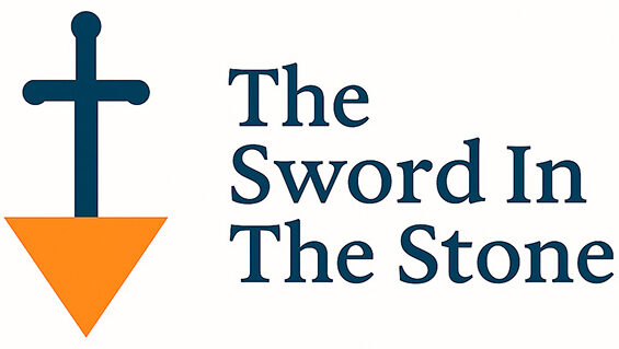 Logo de La Espada en la Piedra con cruz azul y triángulo naranja, junto al texto “The Sword In The Stone” en inglés.